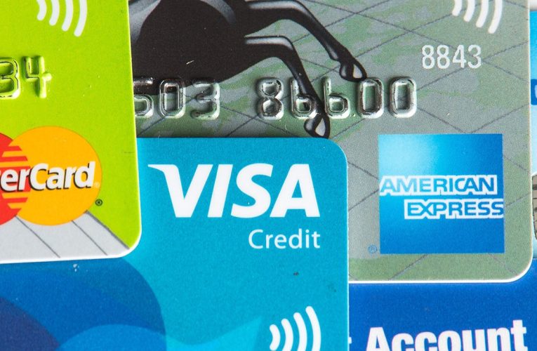 ¿Puedo cerrar una tarjeta de crédito pagada?