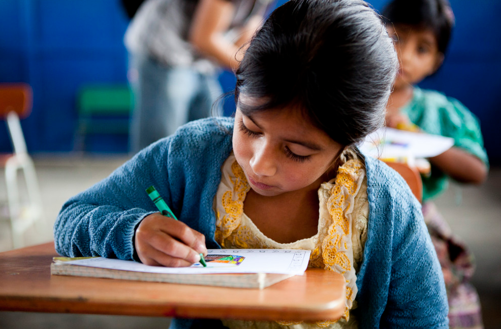 Estudiante en comunidad rural