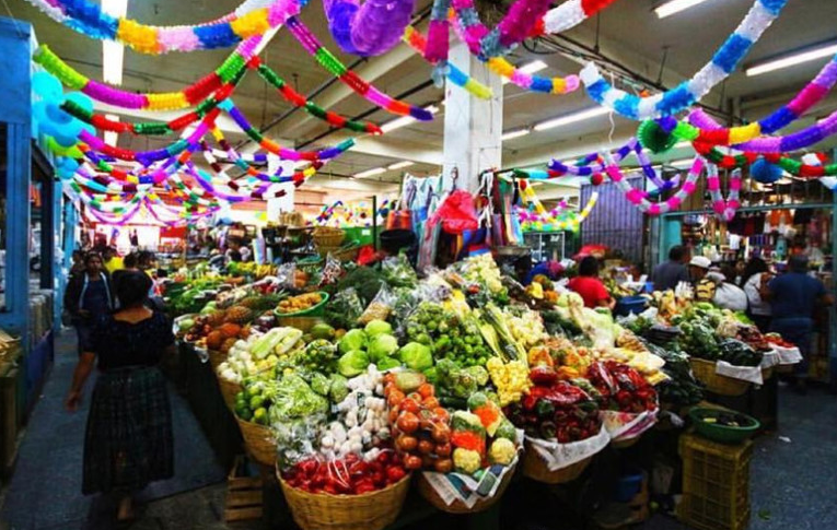 El papel de los mercados tradicionales como espacios culturales en Guatemala