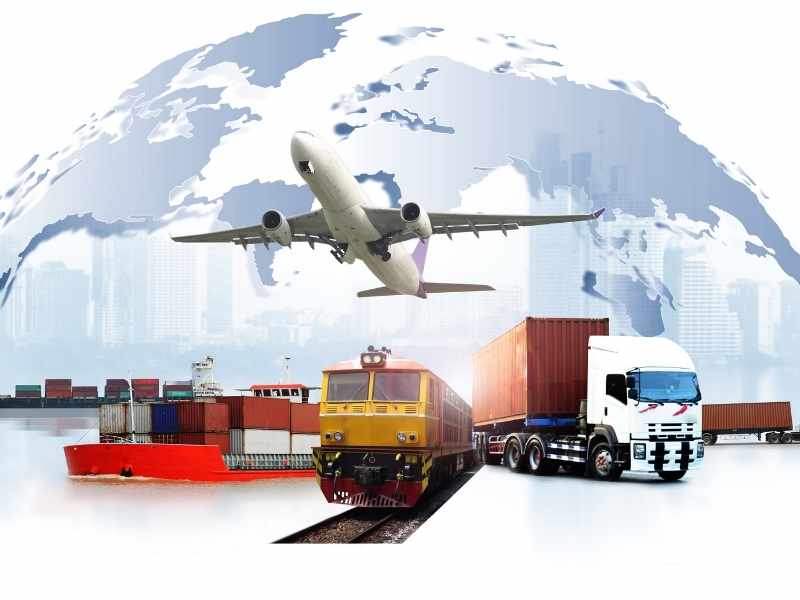 Contenedores de carga representan el movimiento de productos guatemaltecos hacia mercados internacionales.